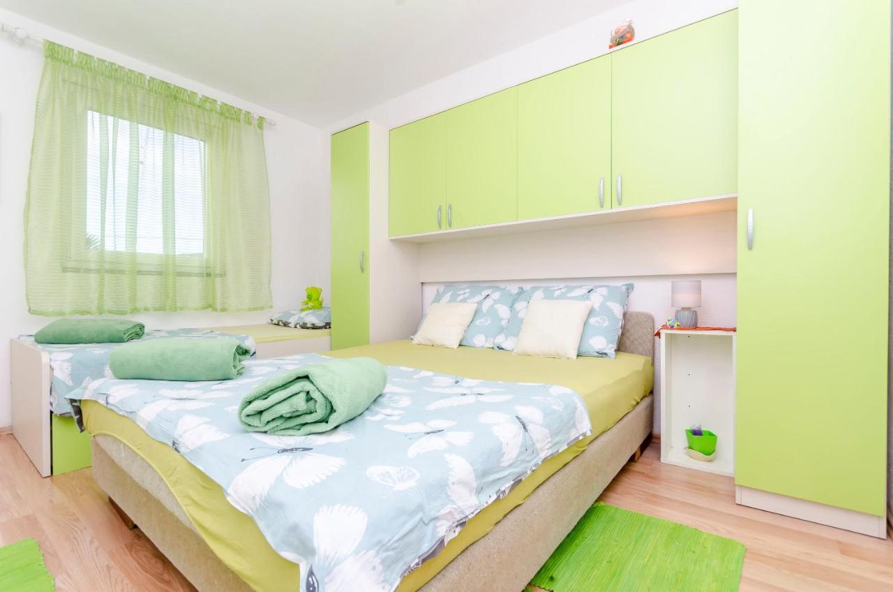 Apartment Branislava Rogoznica  Exterior photo